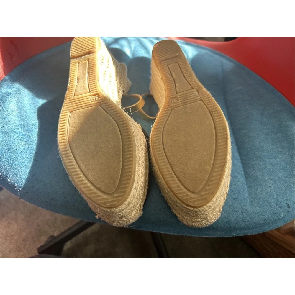 Kanna Wedge Espadrille Sandal Size 8 US Made in Spain Black And Gold